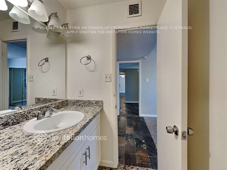 Building Photo - 4913 W Frier Dr