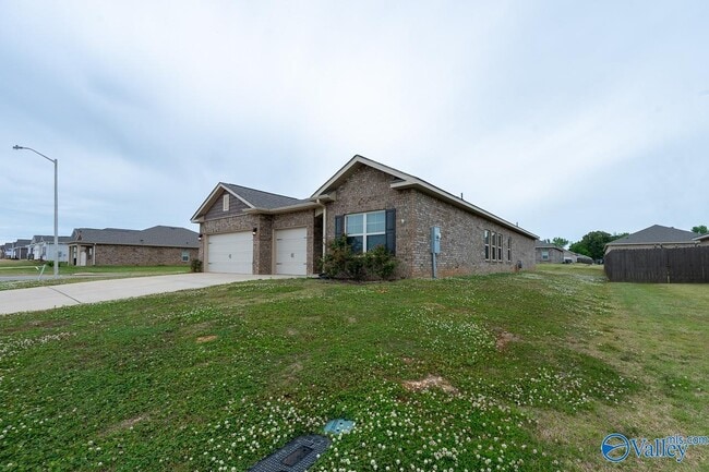 Building Photo - 331 Jackson Pt Cir