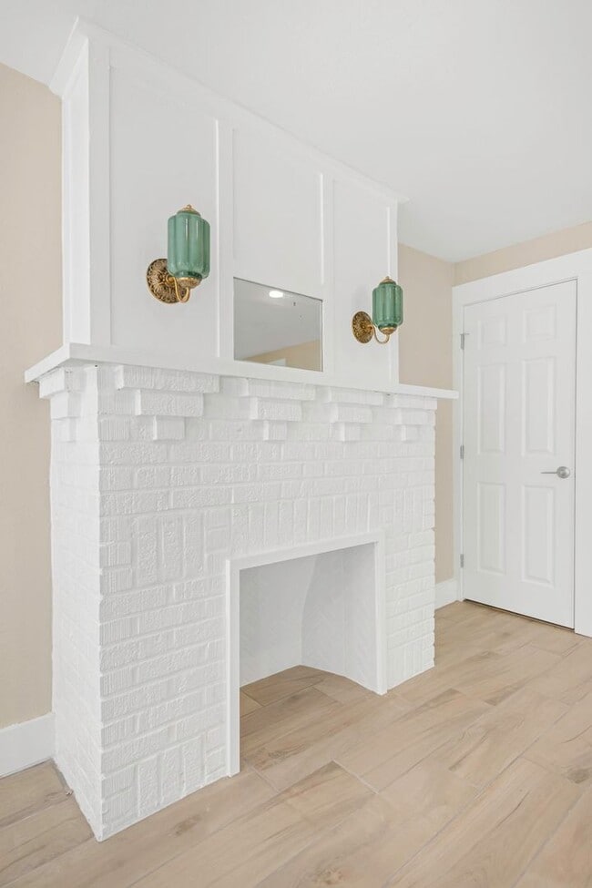 Building Photo - P201 - #9A Holiday Inn