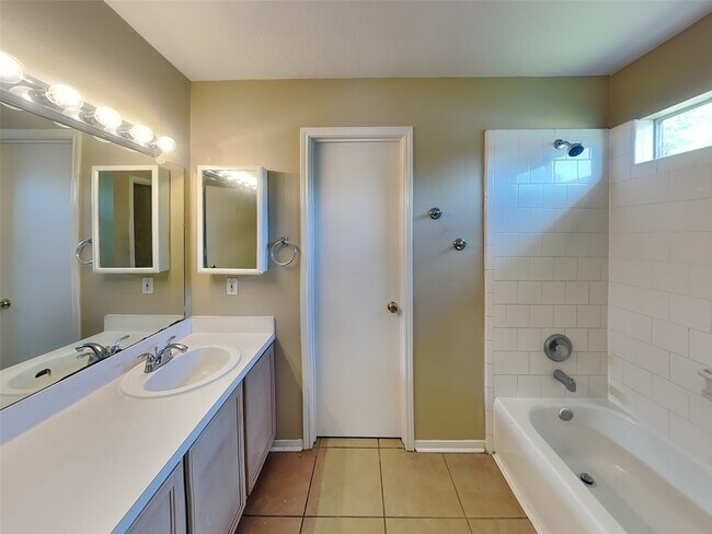 Building Photo - 17238 S Summit Canyon Dr