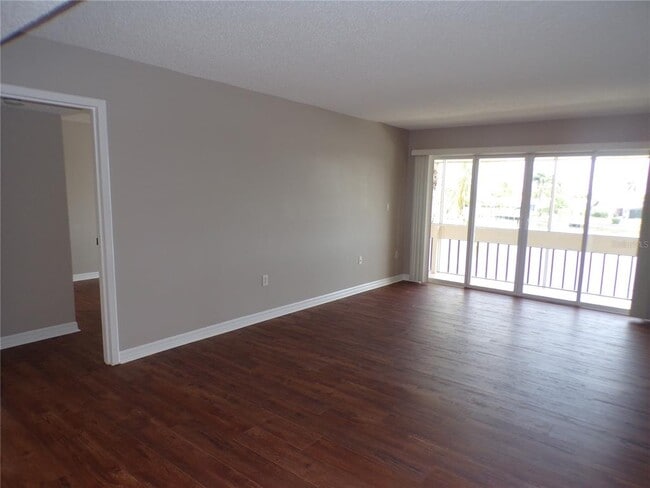 Building Photo - 1080 Bal Harbor Blvd