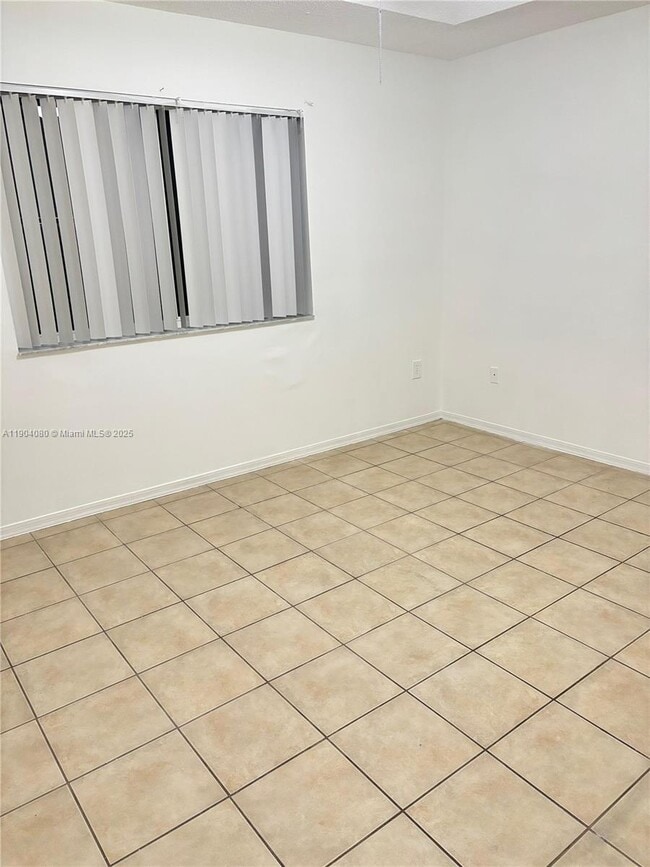 Building Photo - 300 NW 114th Ave