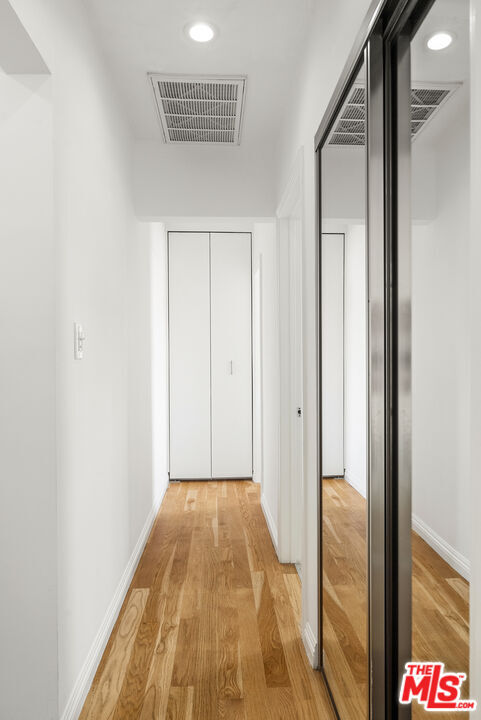 Building Photo - 2031 Glendon Ave