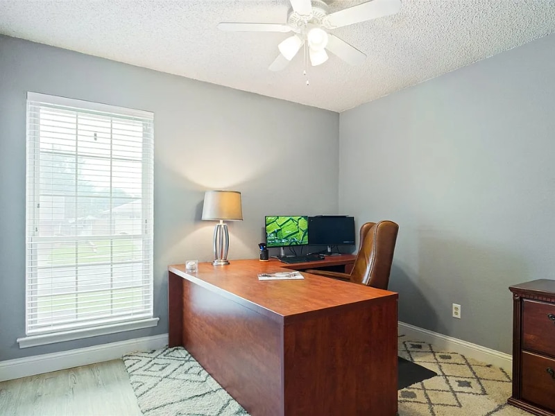 Building Photo - 1000 Forest Trail Ct