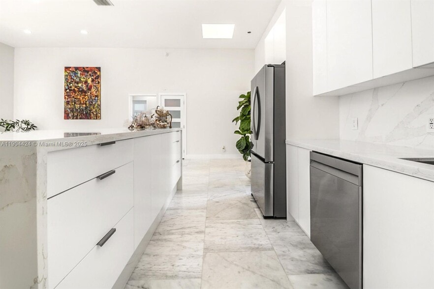 Building Photo - 513 Leslie Dr