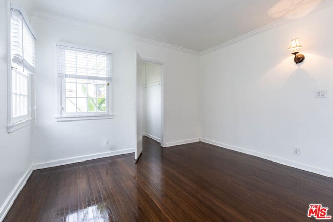 Building Photo - 146 N Citrus Ave