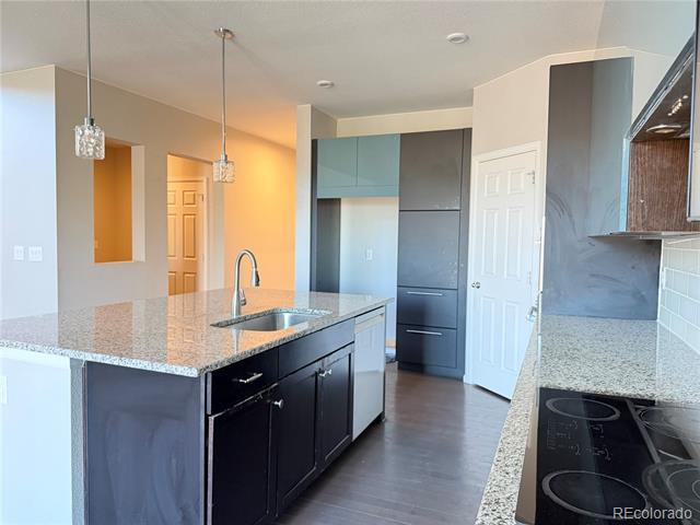 Building Photo - 15937 E Otero Cir