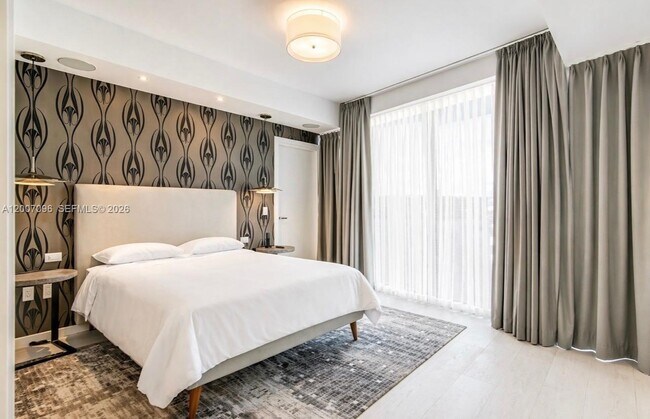 Building Photo - 1 Collins Ave