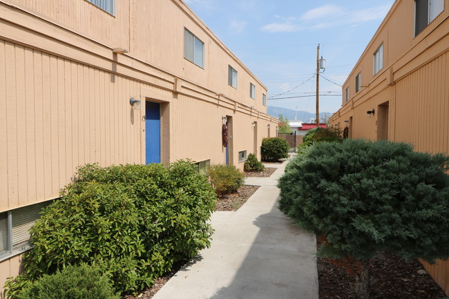 Somerset Lofts, 700 Truman St. NE, Albuquerque, NM, 87110 - Somerset Lofts