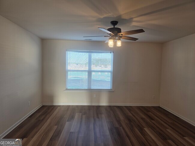 Building Photo - 234 Bellflower Cir