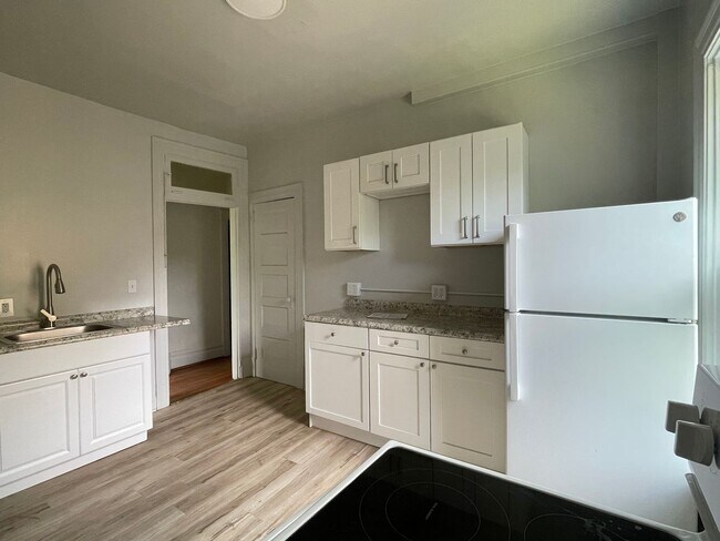 Primary Photo - 2nd Fl 2 bed/1 bath Apartment in Wilkinsburg