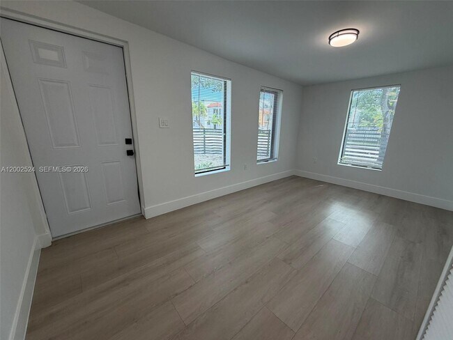 Building Photo - 2100 SW 6th St