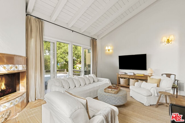 Building Photo - 7445 Palo Vista Dr