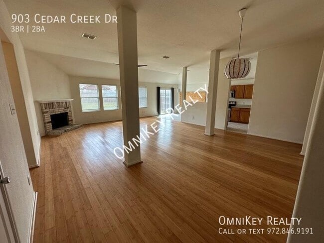 Building Photo - 903 Cedar Creek Dr