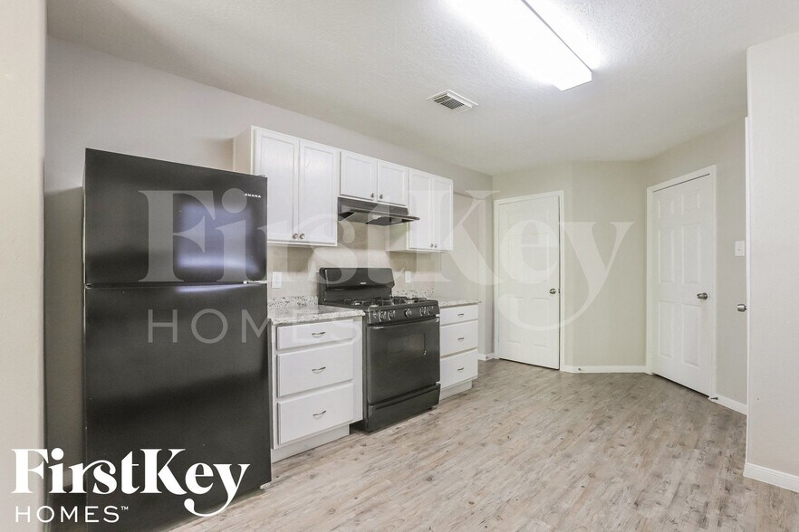 Building Photo - 2911 Cypress Island Dr