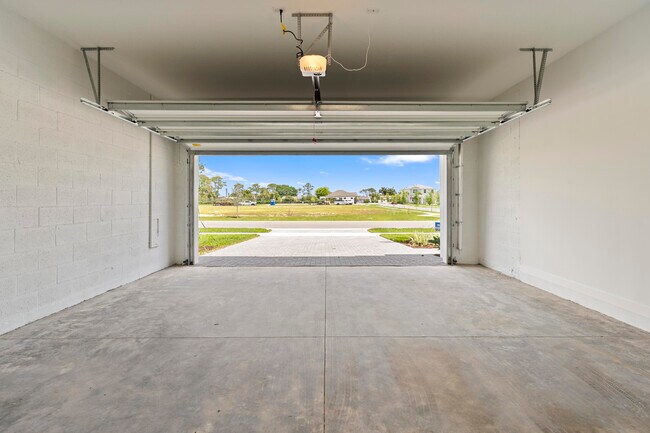 Building Photo - 7292 Lenora Ln