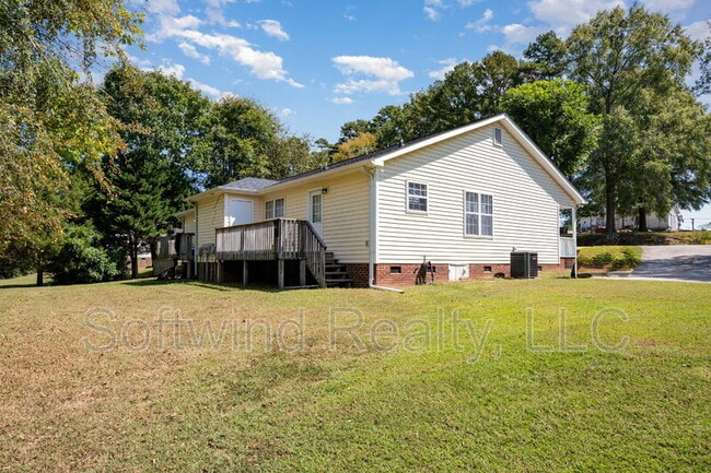 Building Photo - 1348 Hillside Dr