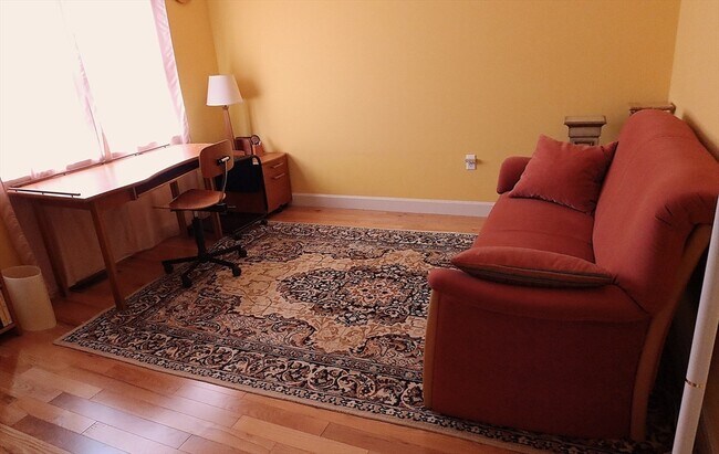 Building Photo - 19 S Commons