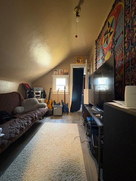 Bedroom 2 - 1614 Prospect St