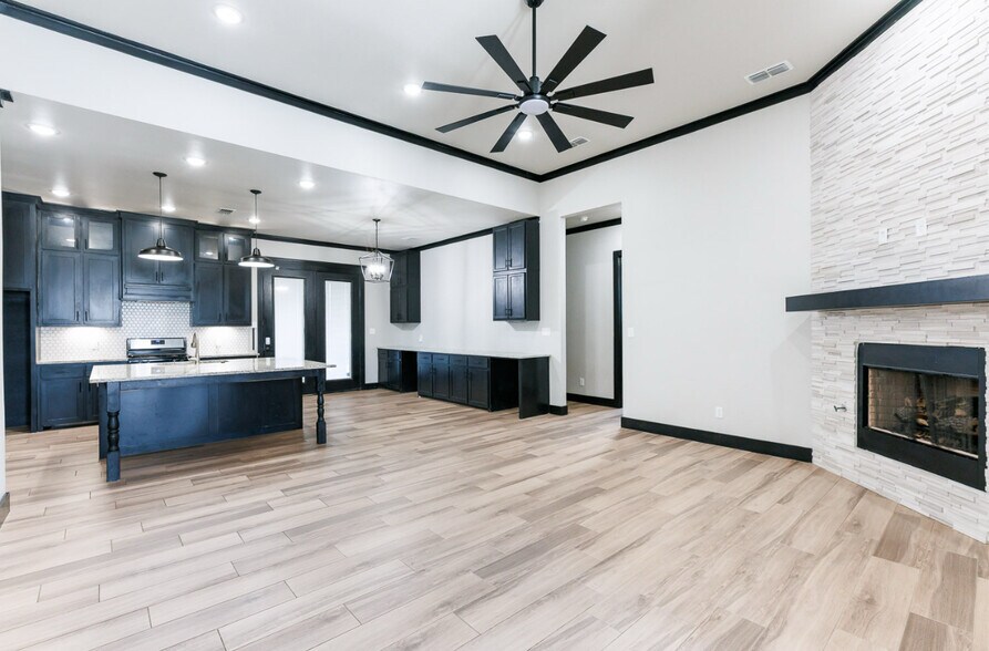 Building Photo - 11212 Granby Ave
