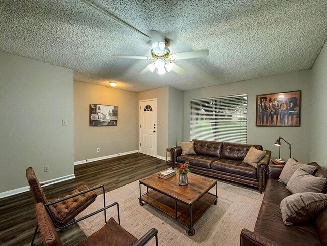 Building Photo - Great Condo for lease in North Austin!