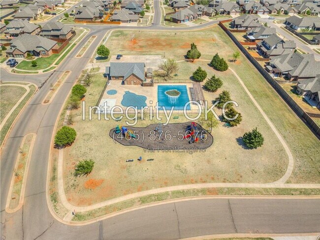 Building Photo - 16012 Redstem Wy