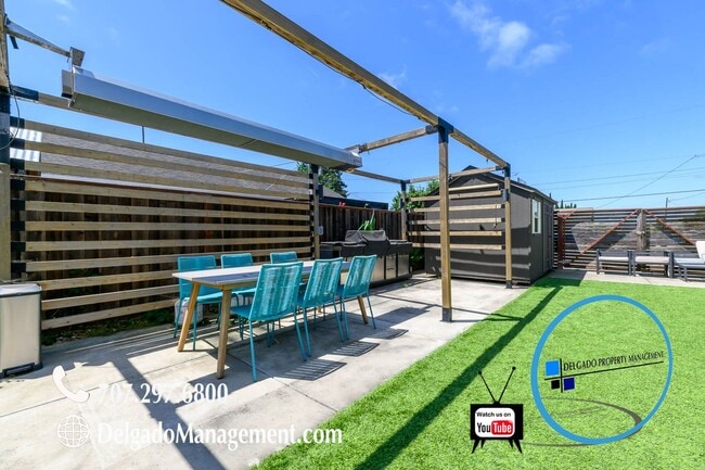 Building Photo - Mid-Century style combined with a great backyard!