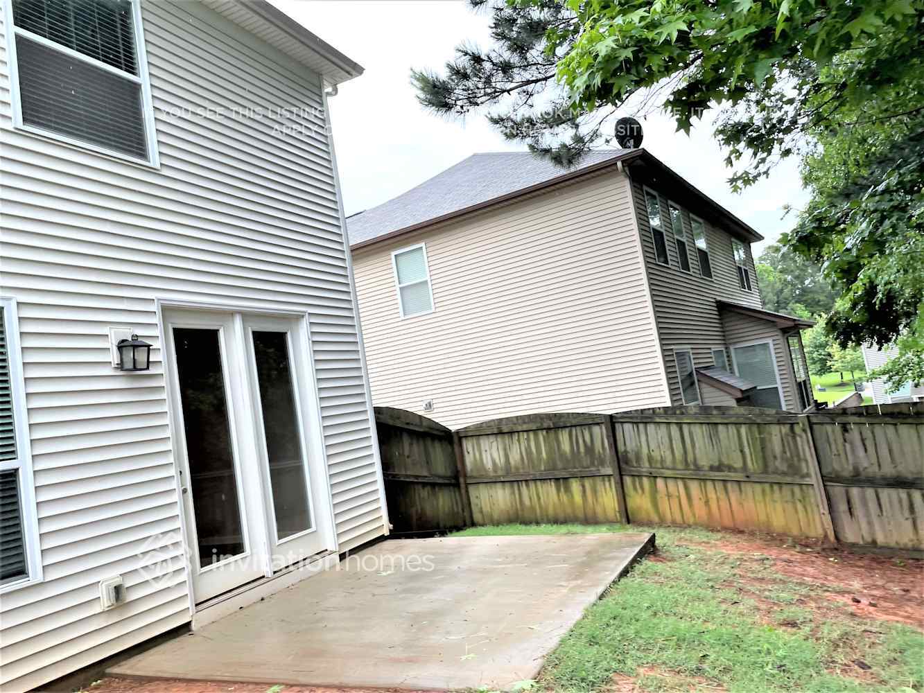 Building Photo - 15824 Homecoming Way