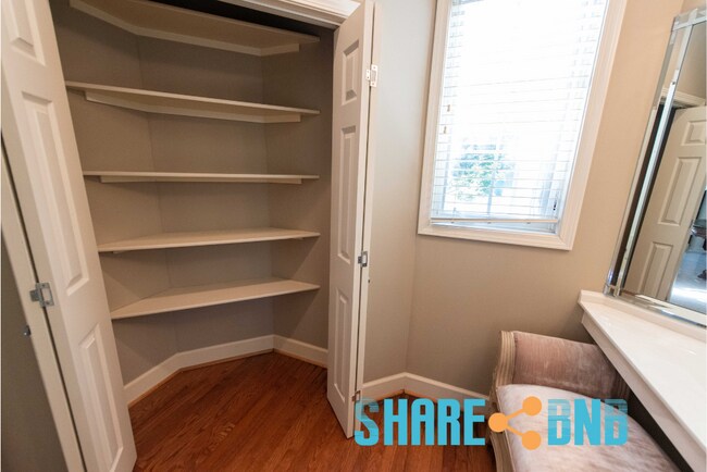 Building Photo - 48 Dartmouth Dr