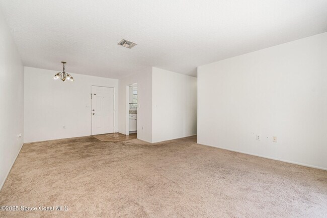 Building Photo - 2224 Flower Tree Cir