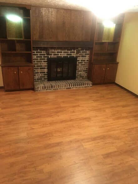 Building Photo - 12423 Yates St