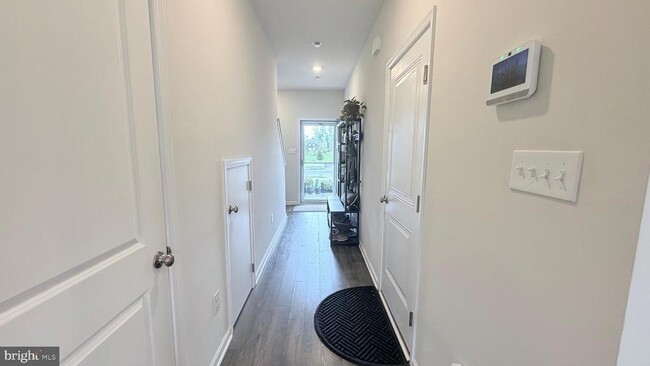 Building Photo - 20 Nelsons Wy