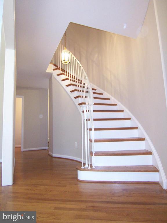 Building Photo - 8502 Lakinhurst Ln