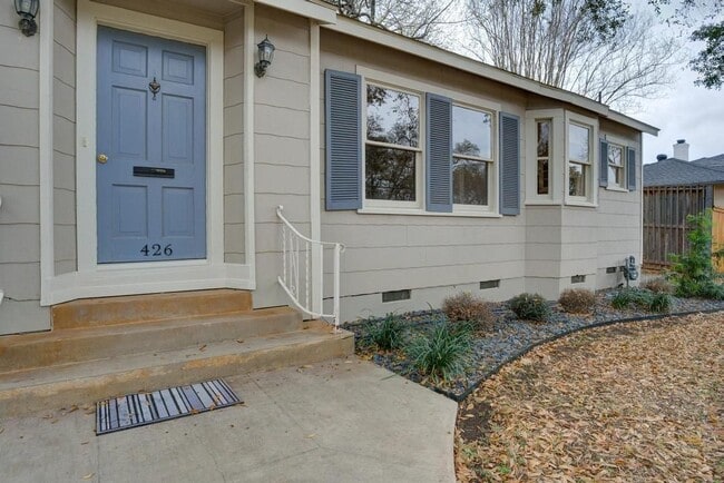 Building Photo - 426 Garraty Rd