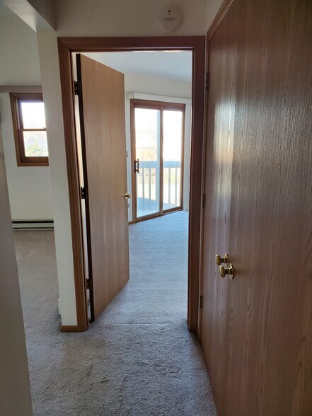 Building Photo - 1354 Cunat Ct