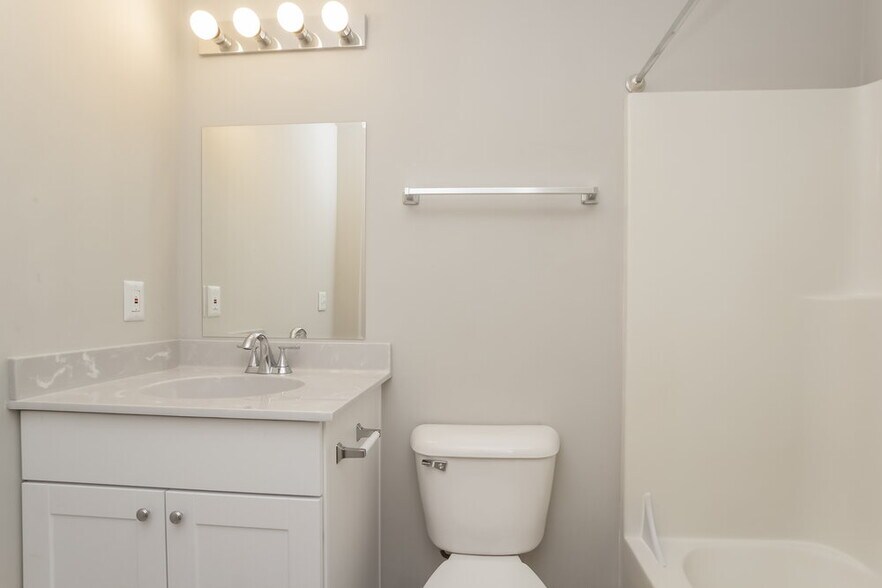 Building Photo - 6923 Silver Grass Ct