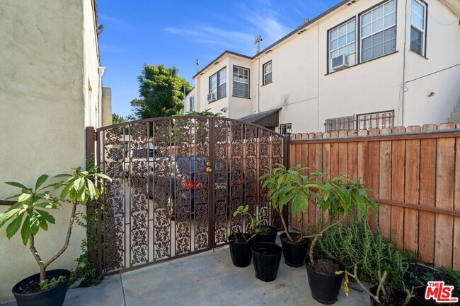 Building Photo - 2109 S Marvin Ave