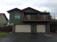 Building Photo - 8925 Lakehurst Dr