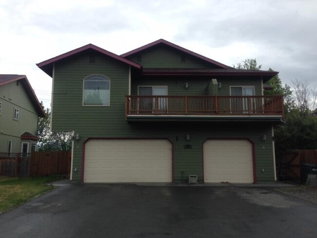 Primary Photo - 8925 Lakehurst Dr