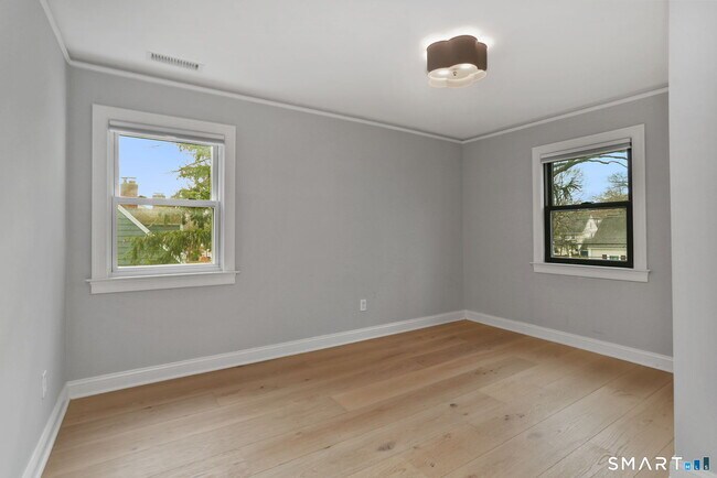 Building Photo - 86 New St