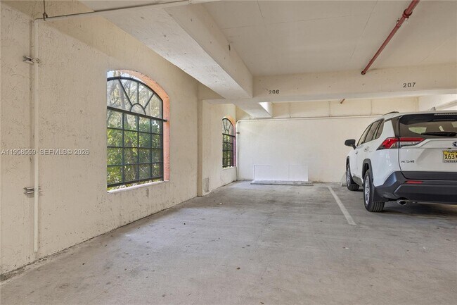 Building Photo - 300 Euclid Ave