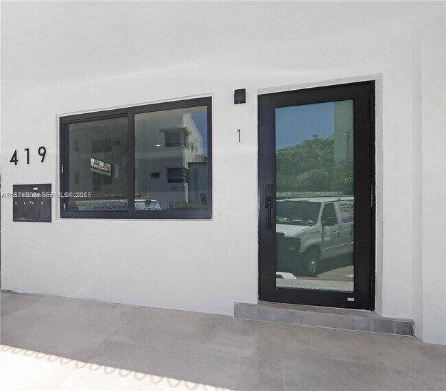 Building Photo - 419 78th St