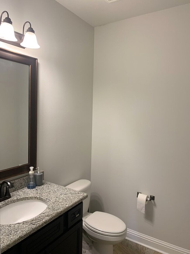 Building Photo - Beautiful 4 Bedroom 2.5 Bath Available for...