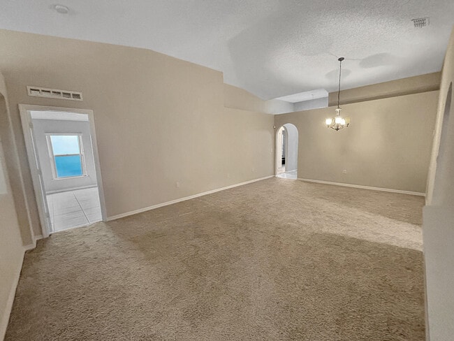 Building Photo - 1736 La Maderia Dr