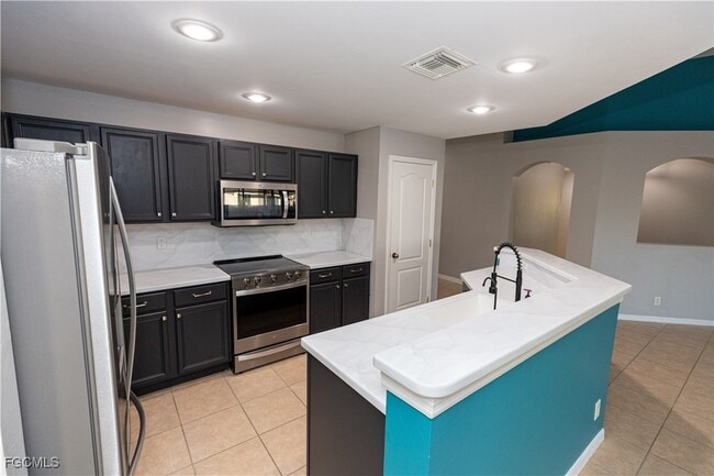 Building Photo - 3073 NW 4th Ave