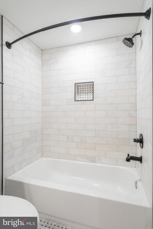 Building Photo - 435 N 35th St