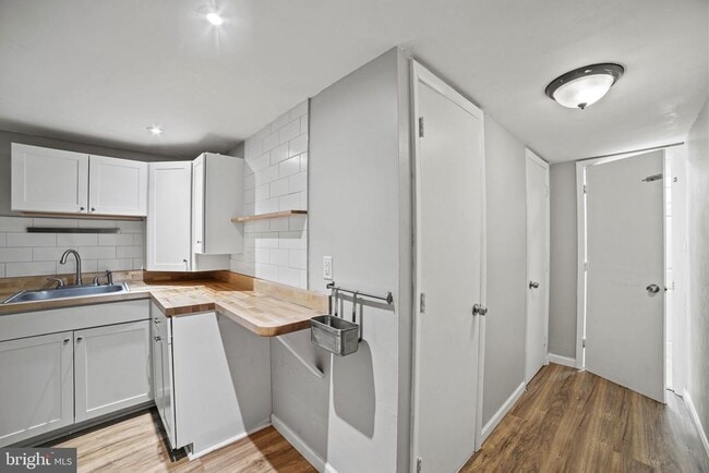 Building Photo - 9328 Humphries Dr