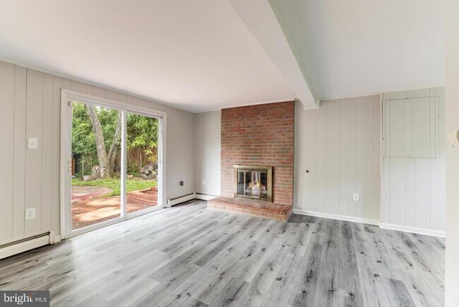 Building Photo - 4111 Hemingway Dr