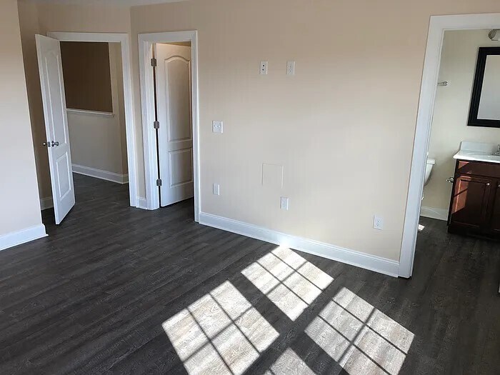 Building Photo - 655 Twisted Oak Dr NW