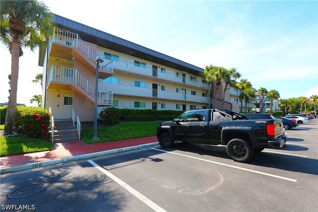 Building Photo - 1004 Manatee Rd